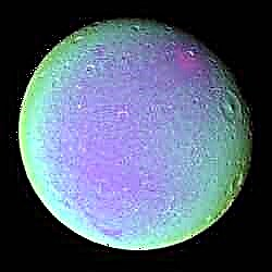 Barevná mapa Dione