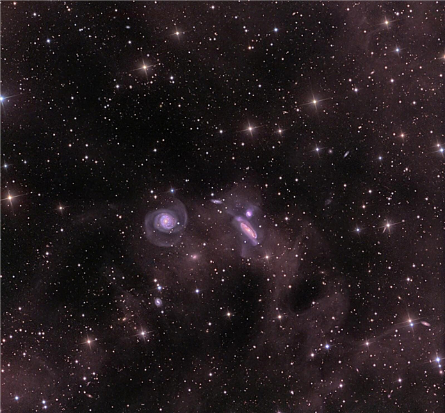 "हॉर्सफेथर्स" - NGC 7770/71 गैलेक्सी ग्रुप द्वारा केन क्रॉफर्ड - स्पेस मैगज़ीन