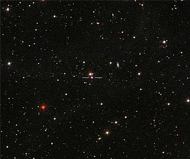 Observando o alerta: Distante Blazar 3C 454.3 em explosão, visível em telescópios amadores