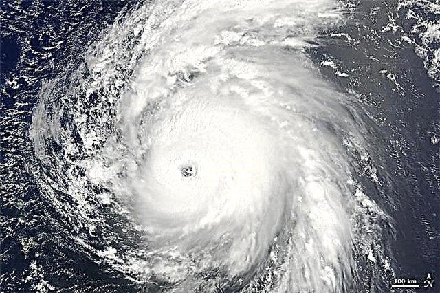 Видео на НАСА на урагана Бил