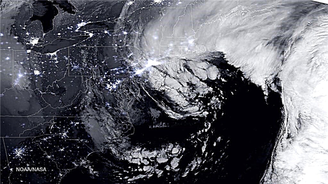 Imagen de satélites de la NASA y la NOAA Ventisca paralizante de 2015 golpeando Nueva Inglaterra