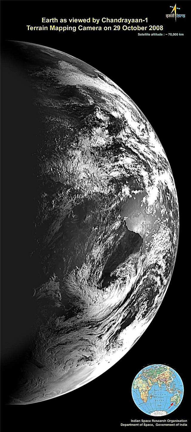 Chandrayaan-1 testa a câmera; Target: Earth - Revista Espaço