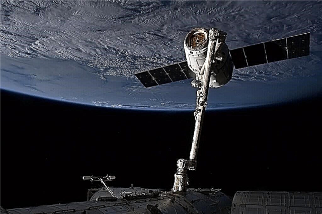 이미지 갤러리 : 우주 비행사들이 용을 사로 잡다