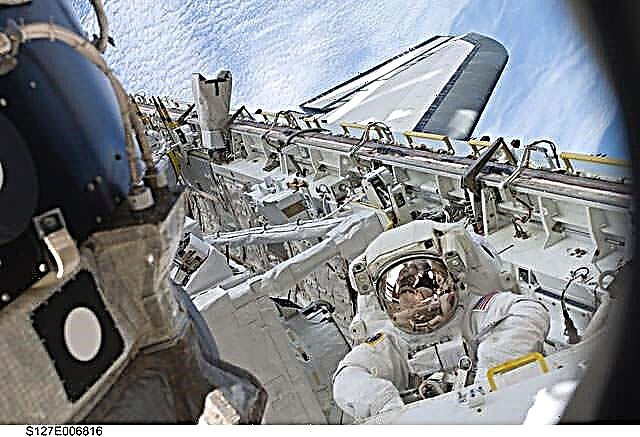 STS-127 : 그림의 사명