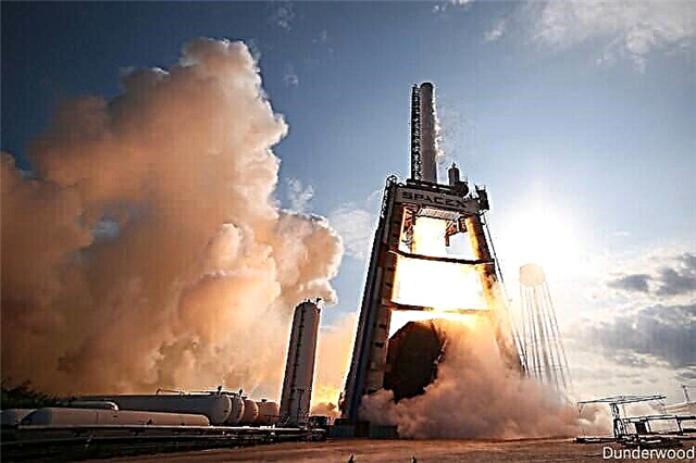 Neuer SpaceX-Raketen-Booster schließt den Brenntest "Volle Missionsdauer" ab
