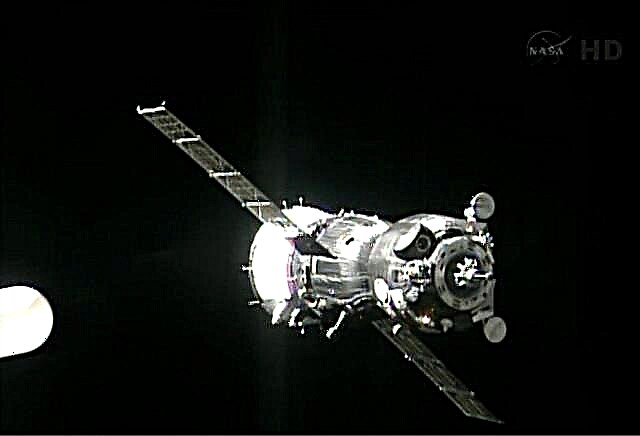 Soyuz Live-Space Magazine의 "고속 트랙"출시를보십시오