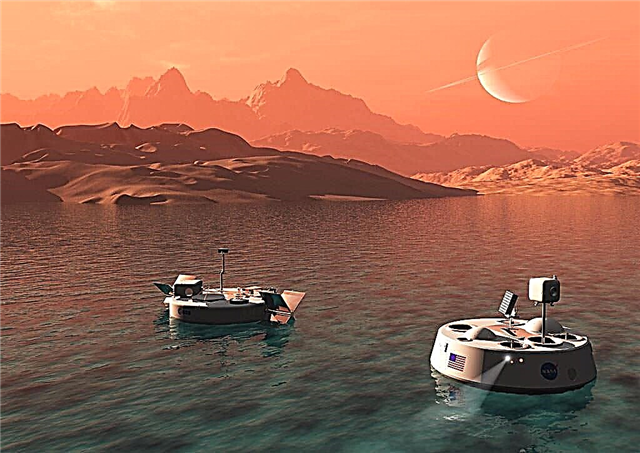 Hồ Titan's rất đẹp và bình tĩnh. Điểm hoàn hảo cho một cuộc đổ bộ