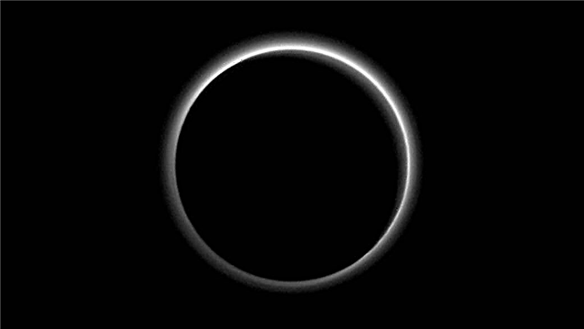 Peering for Pluto: คำแนะนำสำหรับฝ่ายค้านในปี 2559