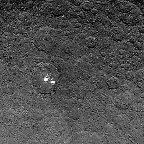 Ceres Bright Spots houden hun geheim zelfs vanaf 2.700 mijl omhoog