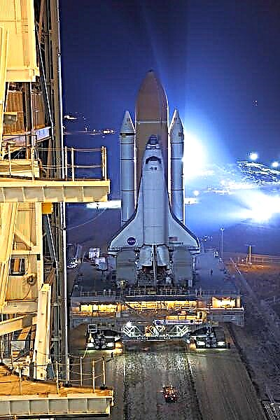 Iš naujo atradimas; „Orbiter“ antrą kartą išvyksta į kosminio žurnalo „STS-133“ paleidimo padėkliuką
