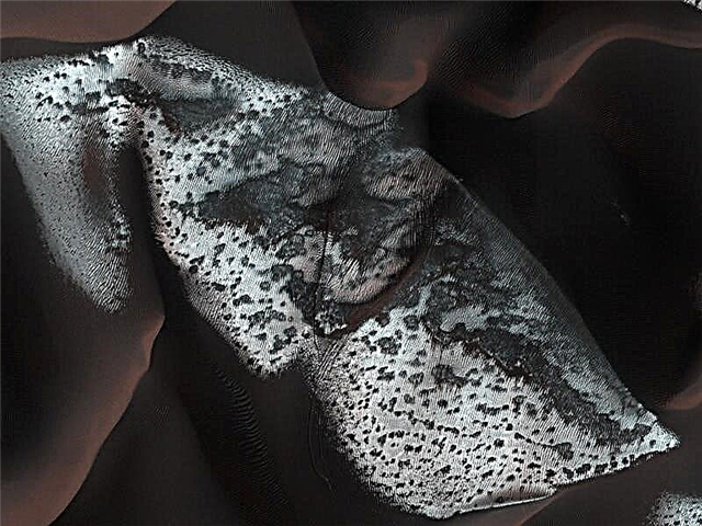 Hình ảnh HiRISE mới: Mùa đông chuyển sang mùa xuân ở Nam bán cầu của sao Hỏa