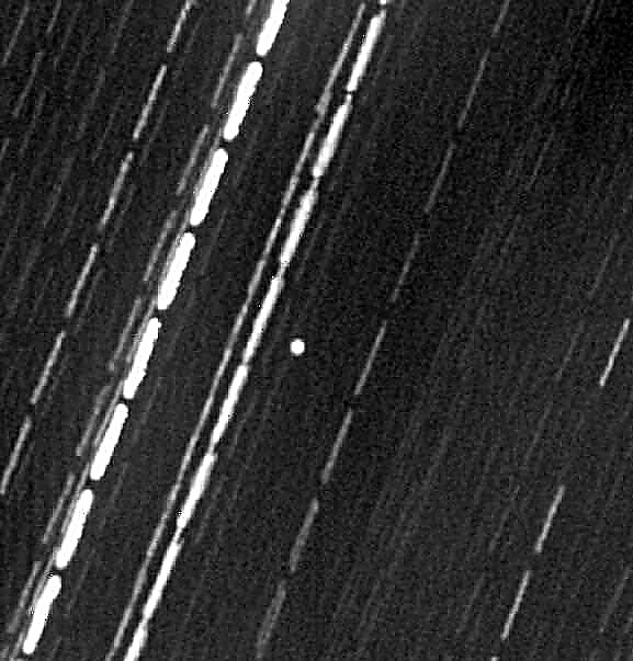 Piscando o asteróide GP59 próximo à Terra é realmente o painel da Apollo 13 desaparecido?