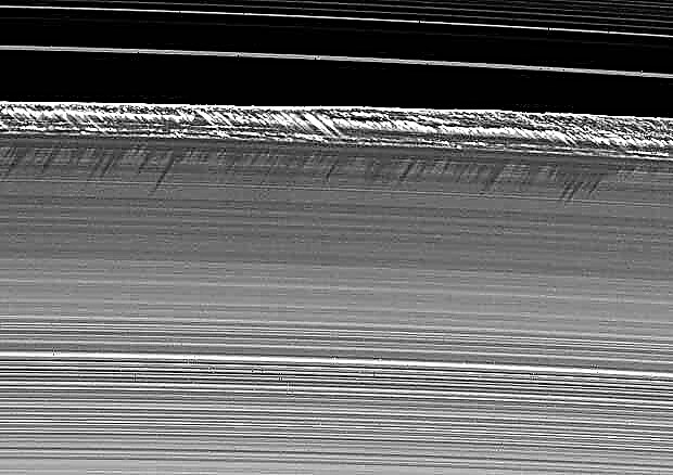 Tajemnica Wonky B Ring Saturna: rozwiązana