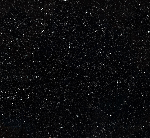 16 anos de imagens do Hubble se reúnem nesta foto que contém 265.000 galáxias