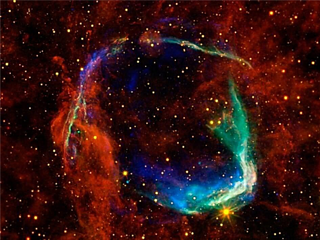 Kosmosa teleskopi nodrošina jaunu izskatu 2000 gadu vecā supernovā