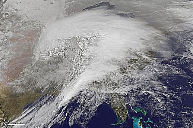 Videos: Dos vistas satelitales diferentes de la gran tormenta de nieve de 2011
