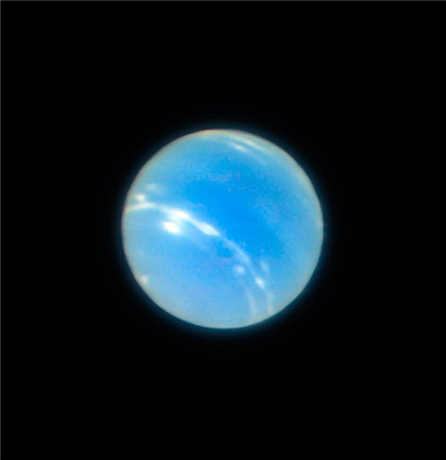Esta es una foto de Neptuno, desde el suelo! La nueva óptica adaptativa de ESO hace que los telescopios terrestres ignoren la atmósfera de la Tierra