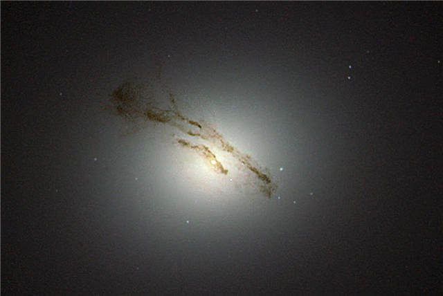 Messier 84 - a galáxia elíptica do NGC