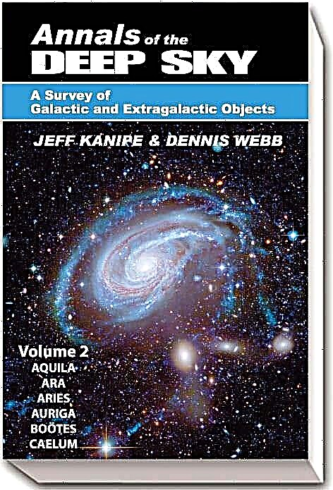 Recenzija: Džefa Kanipe un Deniss Vebs Annals of the Deep Sky