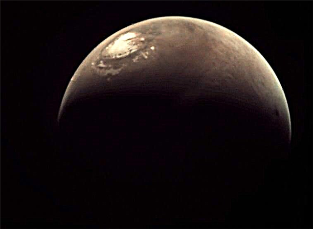 Video: Bagaimana rupa Mars dengan Angkasawan di Orbit?