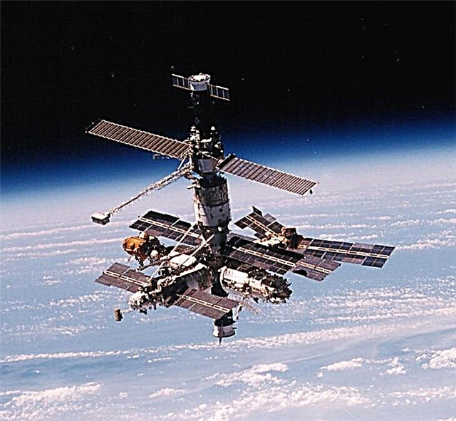 La estación espacial Mir: un lugar improbable para una hermosa exposición de arte