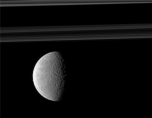 Mai mult Saturn Beauty Beauty de la Cassini