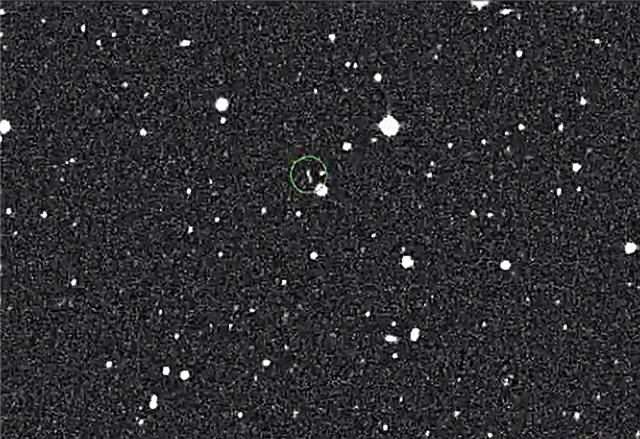 اكتشف الفلكيون قمرًا مؤقتًا جديدًا صغيرًا للأرض. مرحبًا بك في Family 2020 CD3