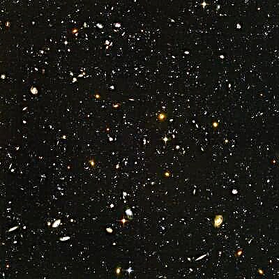 ما هو الفضاء بين المجرات؟