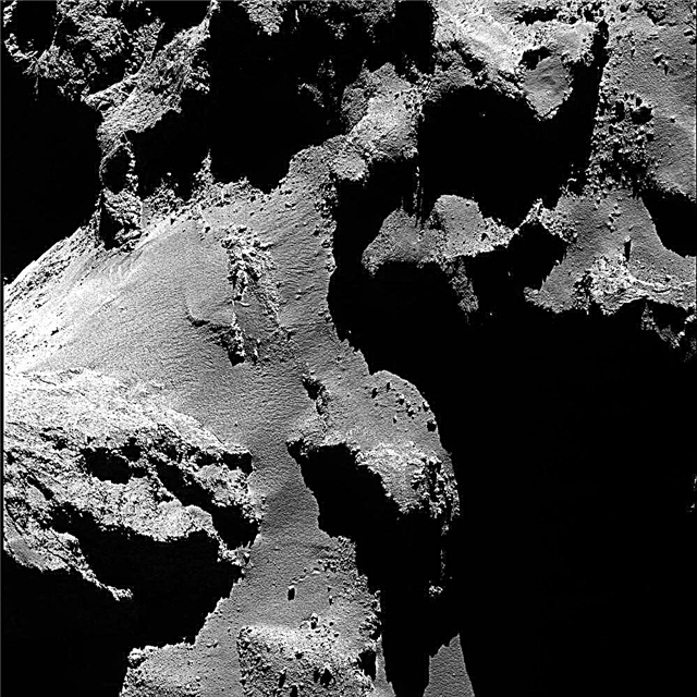 Rosetta vio acantilados colapsados ​​y otros cambios en 67P durante su misión