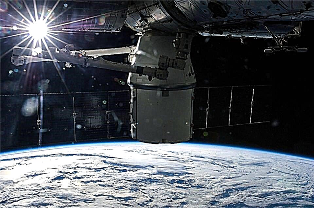 SpaceX 설립자 Elon Musk, 5 월 29 일 유인“드래곤 V2”우주선 공개