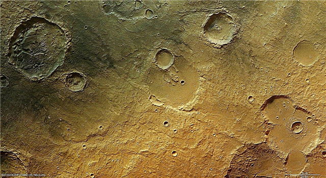 この乾いた火星の地域に水が流れたようです