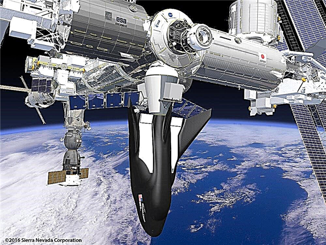 طائرة دريم تشيسر الفضائية تحصل على جائزة "GO" حيث تمنح ناسا جائزة ثلاثية لعقود شحن محطة الفضاء