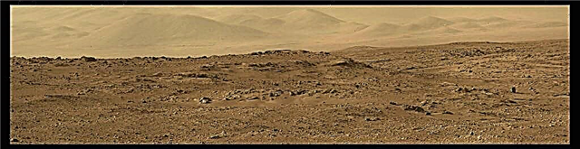 Superbe nouveau panorama montre les collines lointaines de Mars