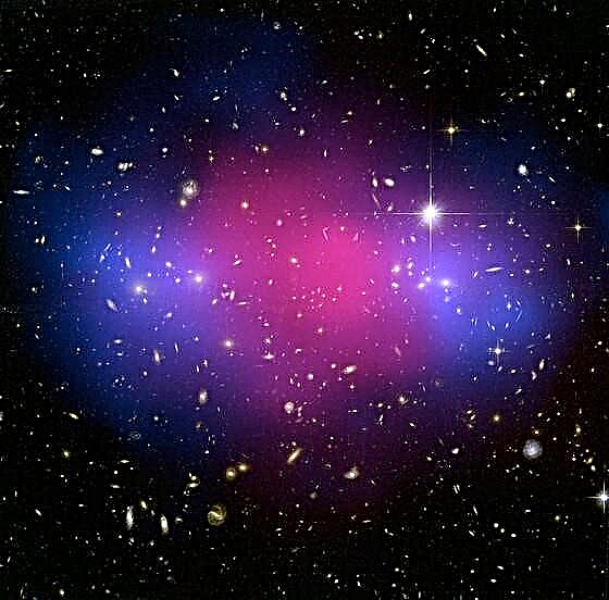 Clash of Clusters trennt Dunkle Materie von gewöhnlicher Materie