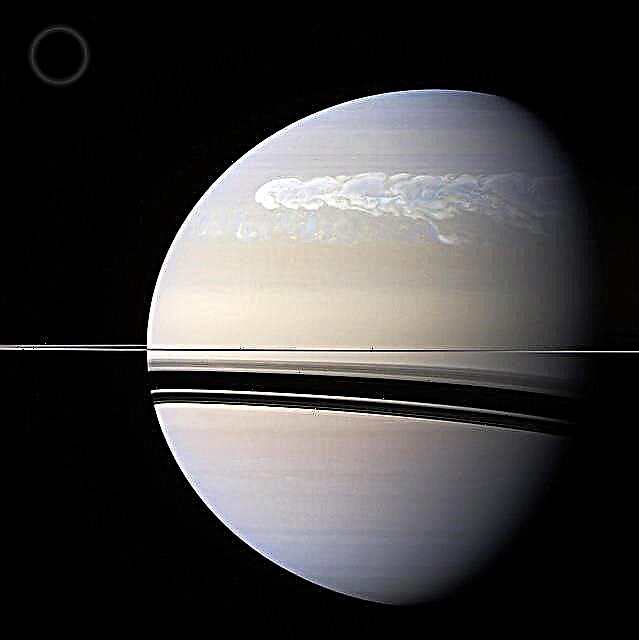 Rayo del azul: destello gigante de un rayo visto en la tormenta de Saturno