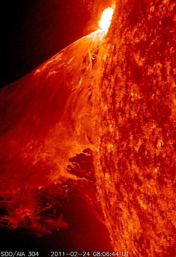 SDO captura una prominencia solar monstruosa