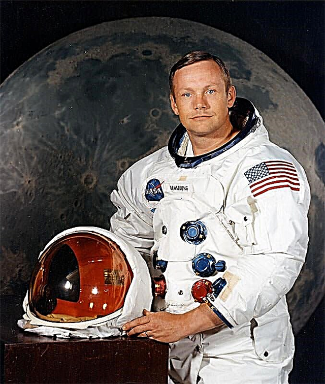 نيل أرمسترونغ ، الرجل الأول على القمر ، يموت في 82