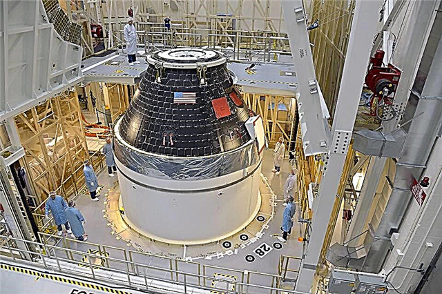 Forsamlingen er afsluttet til NASAs første Orion Crew-modul sprængning af december 2014