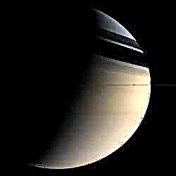 Měření den na Saturn