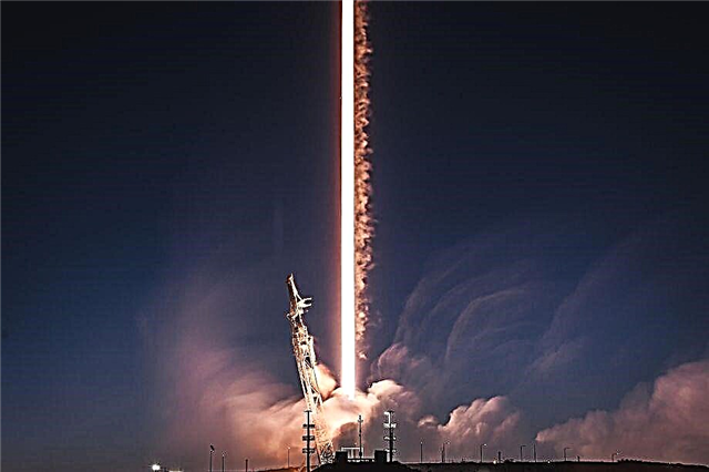 يبدأ بناء Starlink Constellation من SpaceX. سيتم رفع 2200 قمر صناعي على مدى السنوات الخمس المقبلة