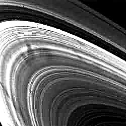 Os raios do anel de Saturno podem retornar