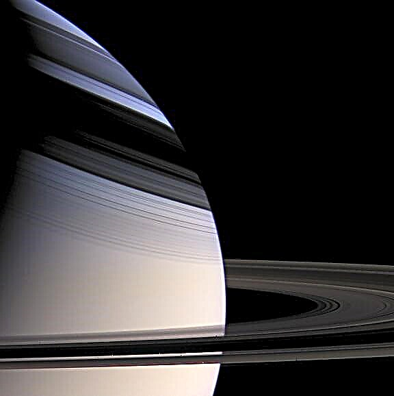 Massa van Saturnus