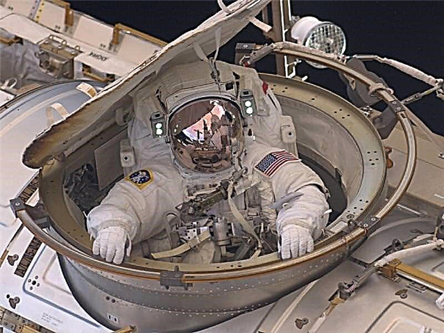 Labākie attēli no STS-134, Endeavour's Final Mission, 1. daļa