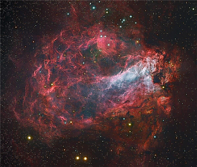 Messier 17 (M17) - мъглявината Омега