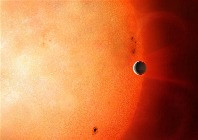 Un planeta muy raro descubierto. Menos masivo que Neptuno, más caliente que Mercurio. Muy pocos deberían existir