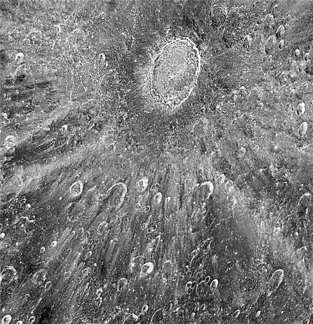 กล้องโทรทรรศน์ฮับเบิลจะมองดวงจันทร์อย่างไรเพื่อดูวีนัสทรานซิทเดอะซัน