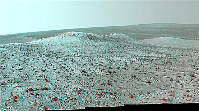 Ta tridimenzionalna slika Marsovca se zdi, kot da stojite poleg priložnostnega roverja