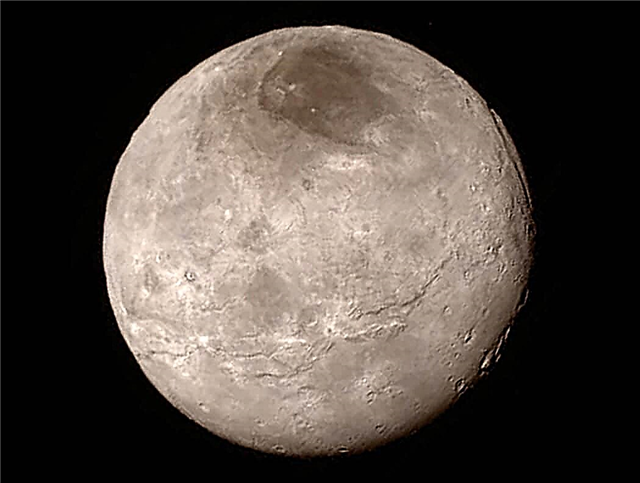 فريق New Horizons يخوض في لغز "القطب الأحمر" لشارون - مجلة الفضاء