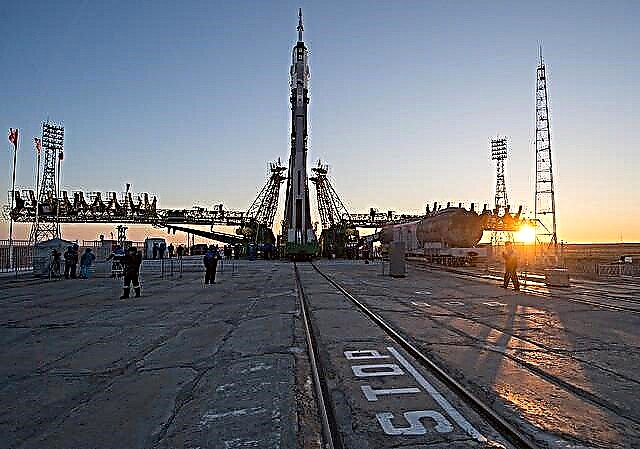 Expedition 34's Ride to Space Rolls to Launchpad