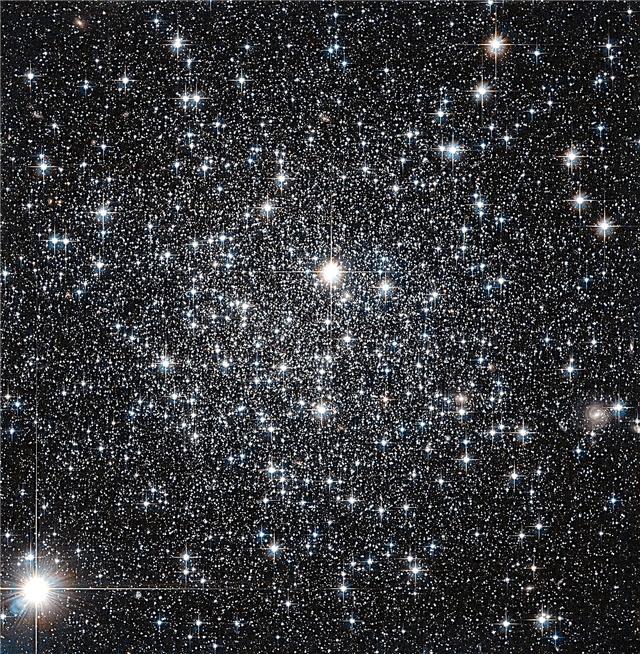 Diamond Pinpricks: Foto linda do grupo estelar que antes desconcertou os astrônomos